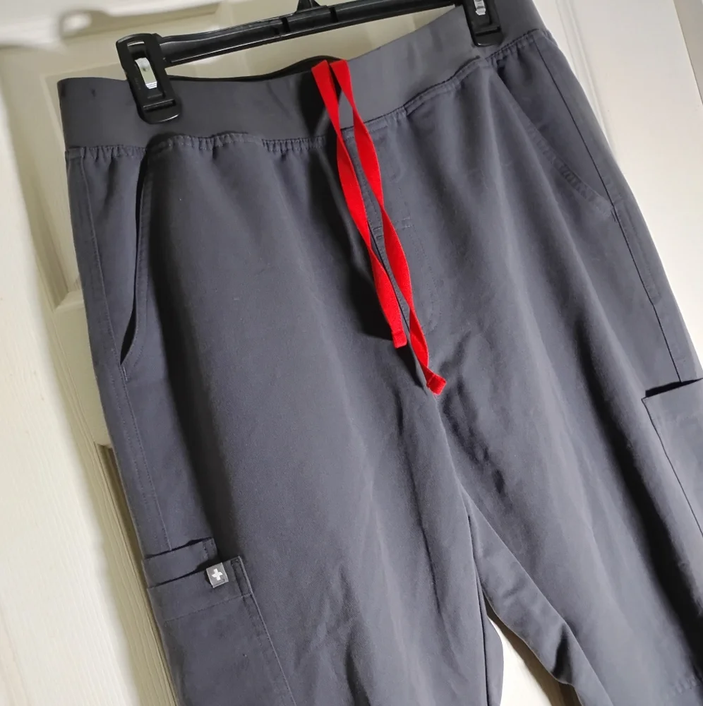 FIGS Men's Technical Collection Axim Cargo Scrub Pants Large Short